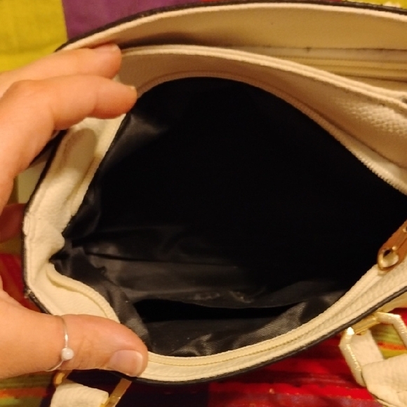 Cream Purse with Geometric Design - Picture 2 of 6